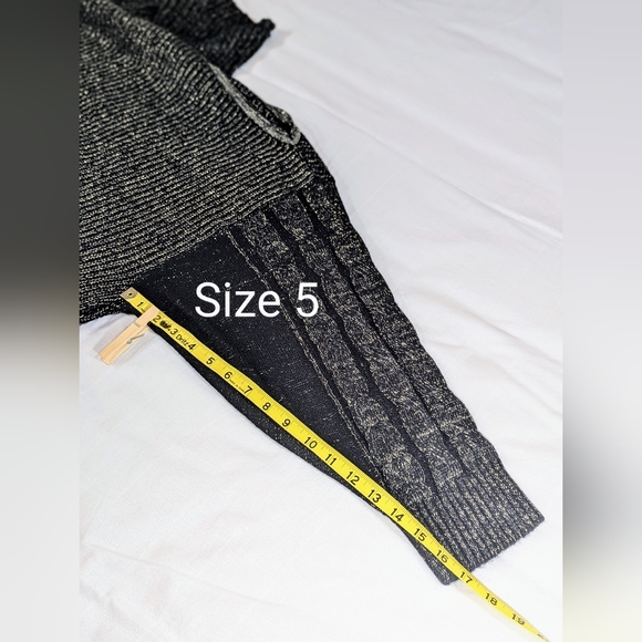 🆕 Torrid Lurex Cold Shoulder Turtle Neck Sweater (Torrid 00 & 5) - Picture 13 of 16